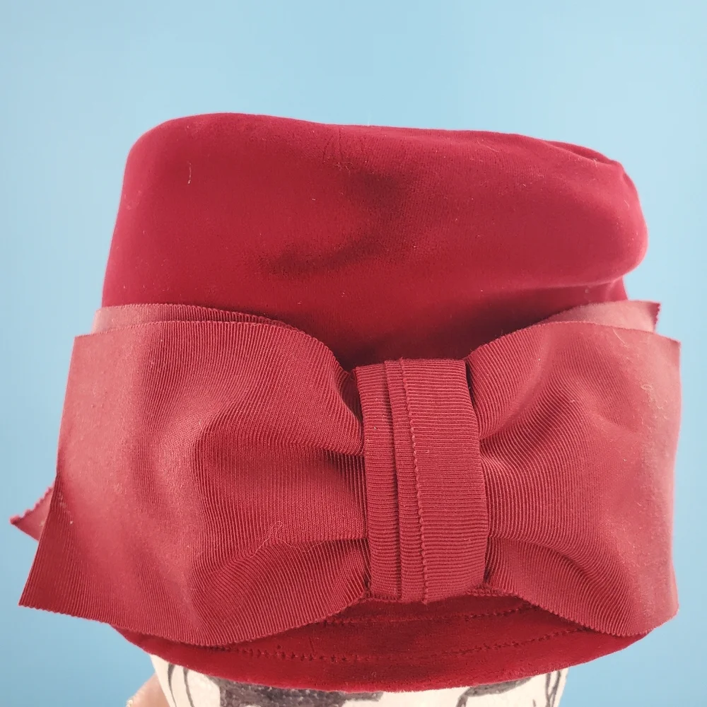 VINTAGE burgundy velvet cloche hat with bow - Picture 2 of 7
